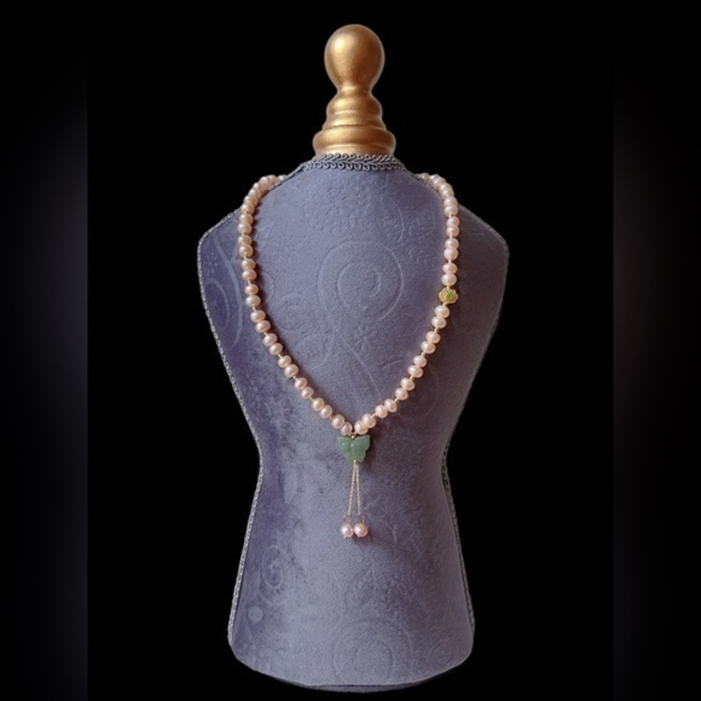 Natural fresh water pearls & Hetian Jade butterfly Necklace